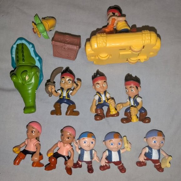 Disney Jake and The Neverland Pirates Toys Action Figures Telescope Tree House - Picture 1 of 3